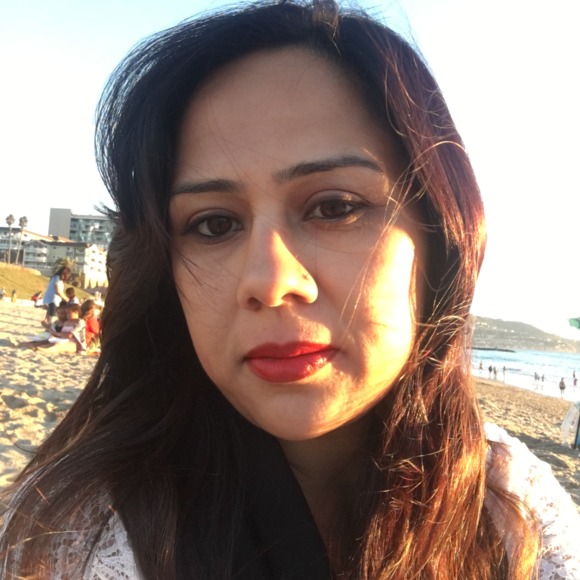 Poshmark profile picture for @farwa
